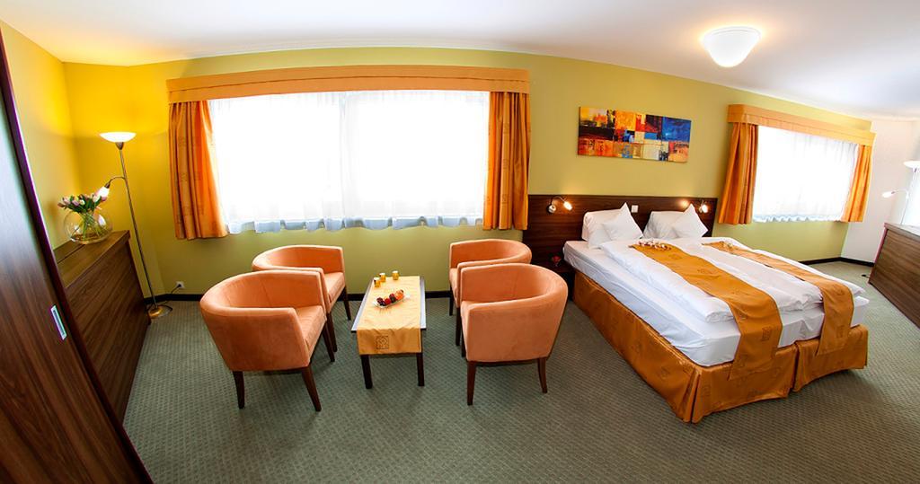Hotel Active Prachatice Exterior photo
